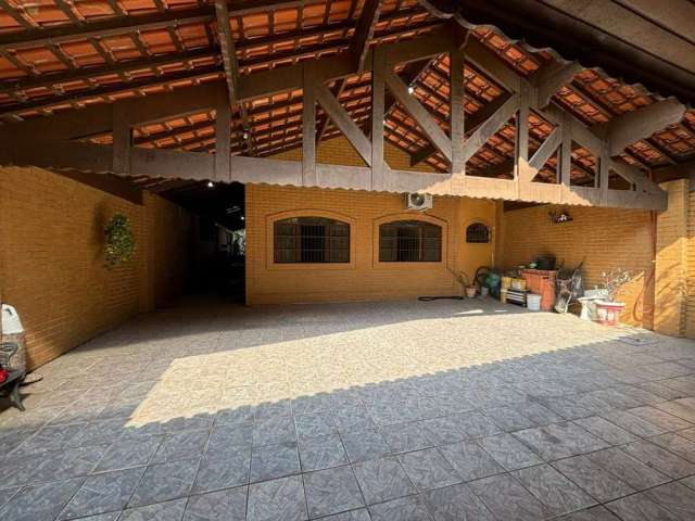 Casa com 3 quartos  à venda, 300 m² por R$ 1.260.000 - Aviação - Praia Grande/SP