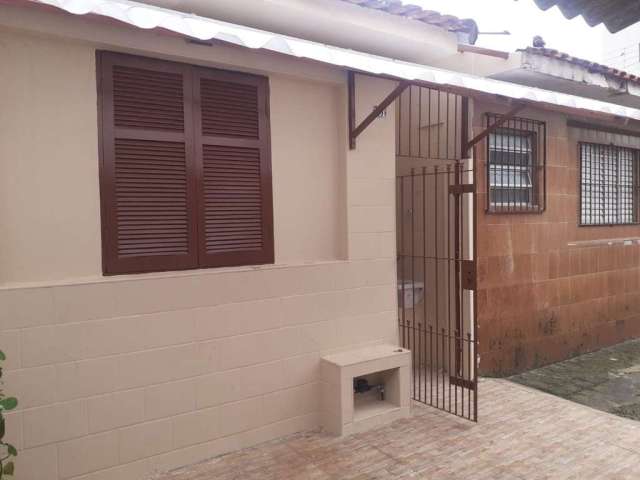 Bangalô com 1 dormitório à venda, 42 m² por R$ 149.000,00 - Caiçara - Praia Grande/SP