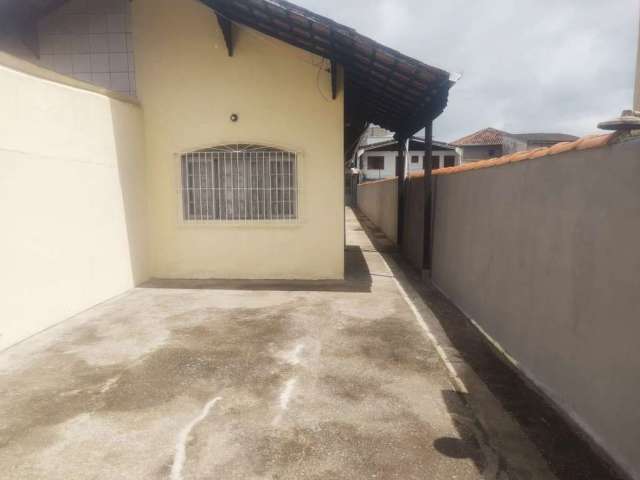 Casa com 3 dormitórios para alugar, 120 m² por R$ 3.300,01/mês - Tupi - Praia Grande/SP