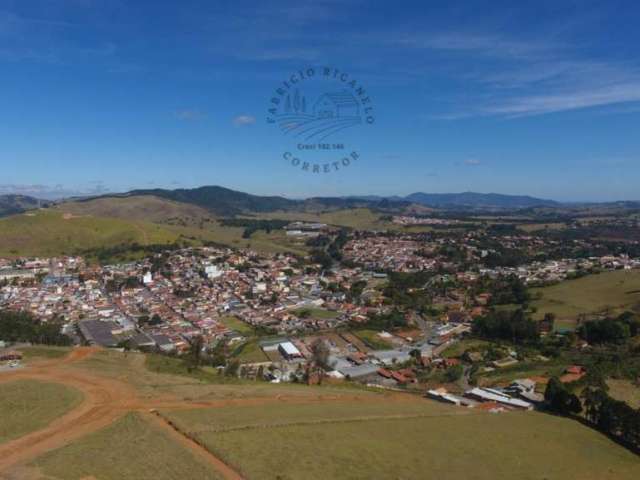 Terreno Plano de 275m² com Vista Deslumbrante no Loteamento Paraíso da Montanha