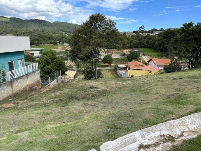 Lote Exclusivo no Condomínio Santa Fé II: 750m² para Construir Seu Refúgio em Joanópolis-SP