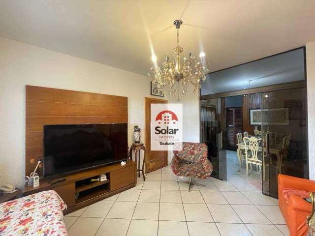 Casa com 3 dormitórios à venda, 160 m² por R$ 740.000,00 - Centro - Taubaté/SP
