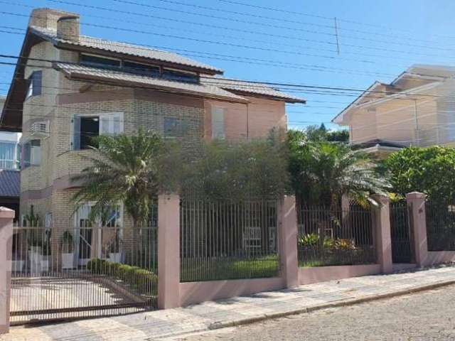 Casa em condomínio fechado com 4 quartos à venda na Rua Laélia Purpurata, 96, João Paulo, Florianópolis, 412 m2 por R$ 2.470.000