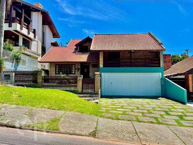 Casa com 3 quartos à venda na Rua Vergílio Ponciano, 102, João Paulo, Florianópolis, 260 m2 por R$ 2.500.000