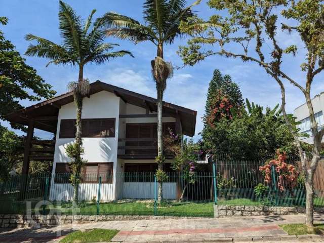 Casa com 6 quartos à venda na Rua Professor Adriano Mosimann, 176, Trindade, Florianópolis, 327 m2 por R$ 1.990.000