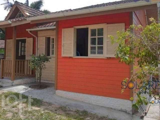 Casa com 3 quartos à venda na Servidão João Sinfronio Pereira, 305, Rio Tavares, Florianópolis, 120 m2 por R$ 800.000