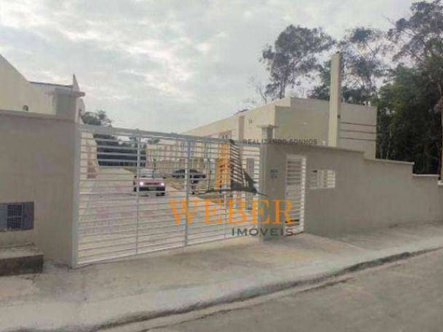 Casa com 2 vagas de garagem