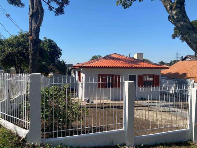 Casa comercial com 3 salas para alugar no Santa Cândida, Curitiba  por R$ 2.500