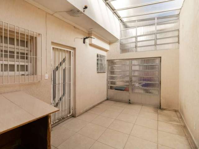 Sobrado para venda com 3 quartos, 221m²