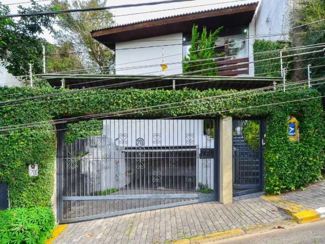 Casa tipo  para venda com 3 quartos, 395m²