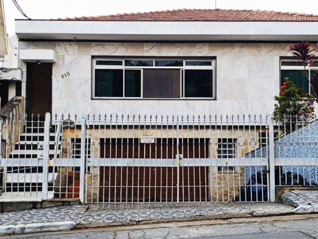 Agradável casa tipo  para locação com 3 quartos, 390m²