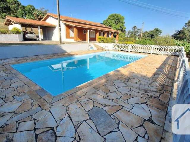 Linda Casa de Campo em Terreno Espaçoso!