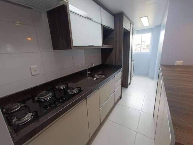 Lindo apartamento  em Joinville  com 3 quartos sendo uma suíte,elevador,sacada com churrasqueira, 1 vaga.Ficam todos os moveis.condominio baixo