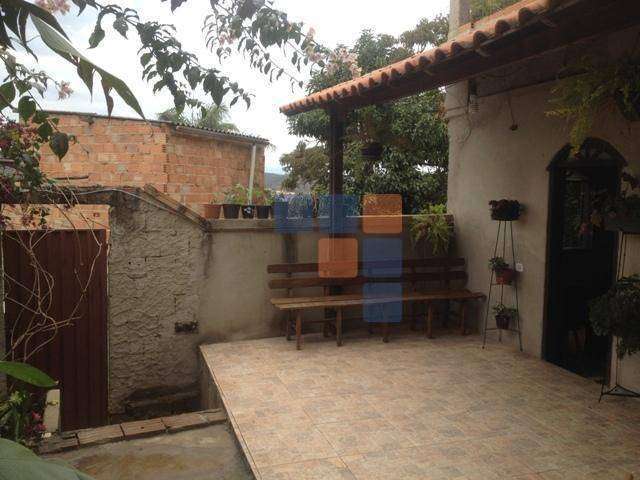 Casa com 3 dormitórios, 100 m² por R$ 180.000 - Morro São Francisco - Sabará/MG