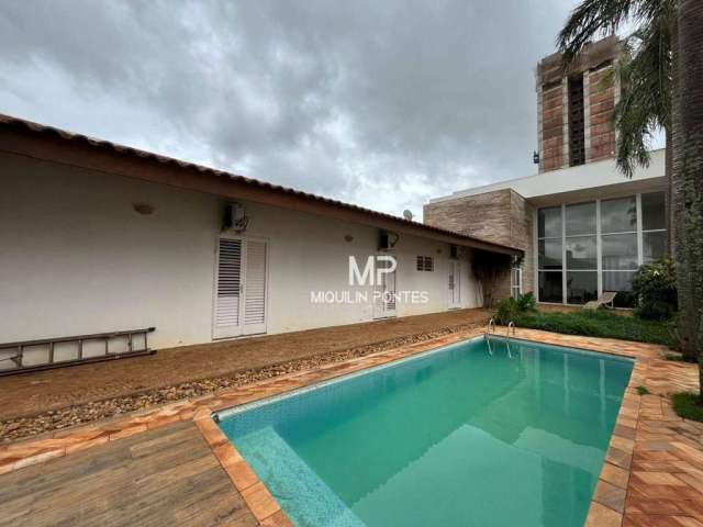 Casa com 3 dormitórios à venda, 319 m² por R$ 1.500.000 - Centro - Jaboticabal/SP