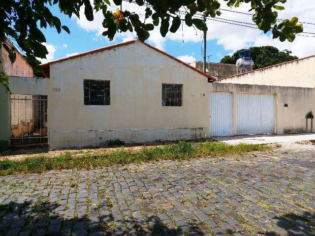 Casa - Padrão, para Venda em Uberlândia/MG