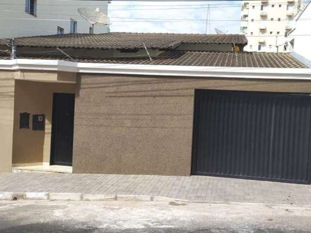 Casa - Padrão, para Venda em Uberlândia/MG