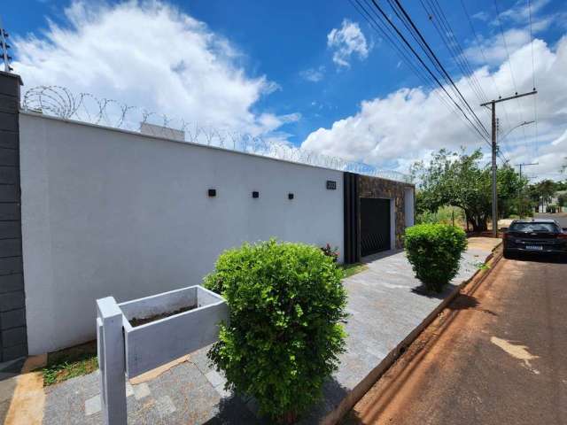 Casa - Padrão, para Venda em Uberlândia/MG