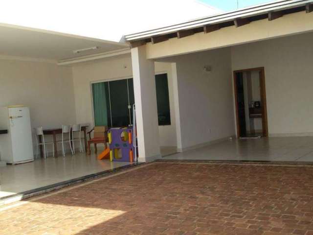 Casa - Padrão, para Venda em Uberlândia/MG