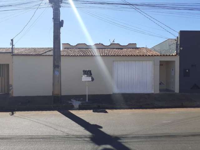 Casa - Padrão, para Venda em Uberlândia/MG