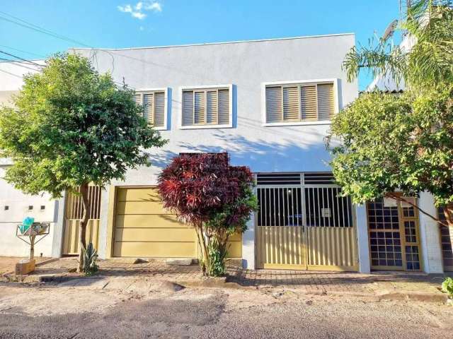 Casa - Padrão, para Venda em Uberlândia/MG