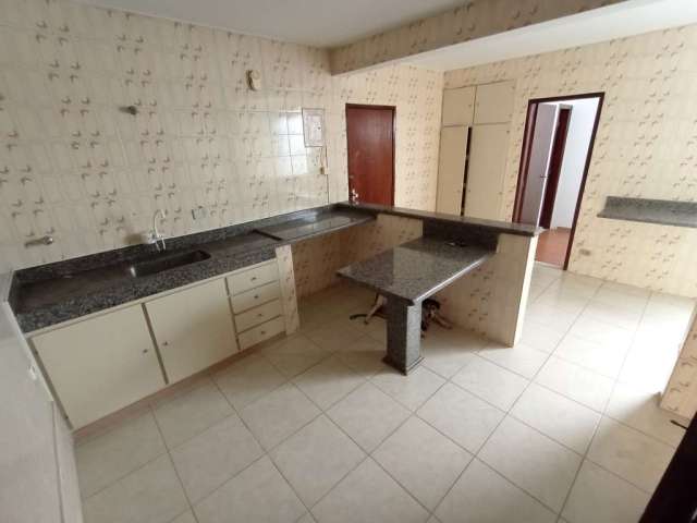 Apartamento - Padrão, para Venda em Uberlândia/MG