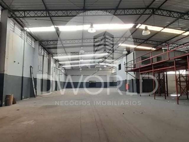 Galpão Industrial no Centro de Diadema-SP: 6 Salas, 4 Banheiros, 5 Vagas e 3.200m² de Área - Venda ou Locação!