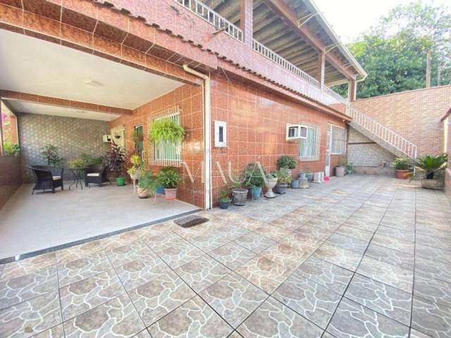 Casa à venda em Duque de Caxias, Parque Beira Mar, com 2 quartos, com 74 m²