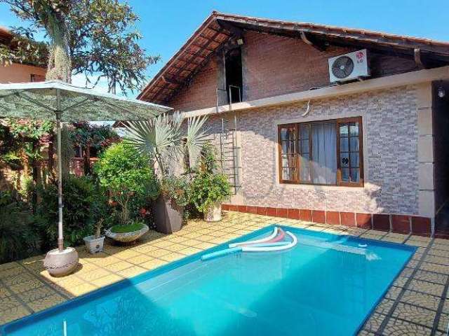 Casa à venda em Duque de Caxias, Parque Beira Mar, com 3 quartos, com 154.18 m²