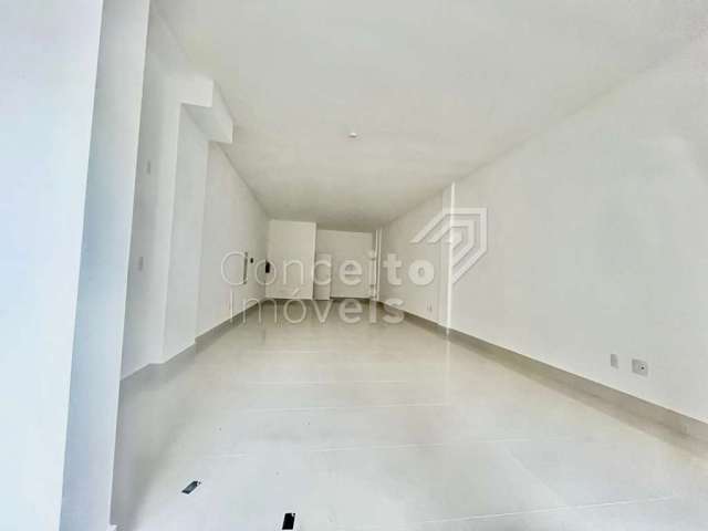 Sala comercial 65m² - QUADRA MAR- em Meia Praia - 3500