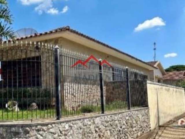 Casa de esquina à venda com 3 dormitórios