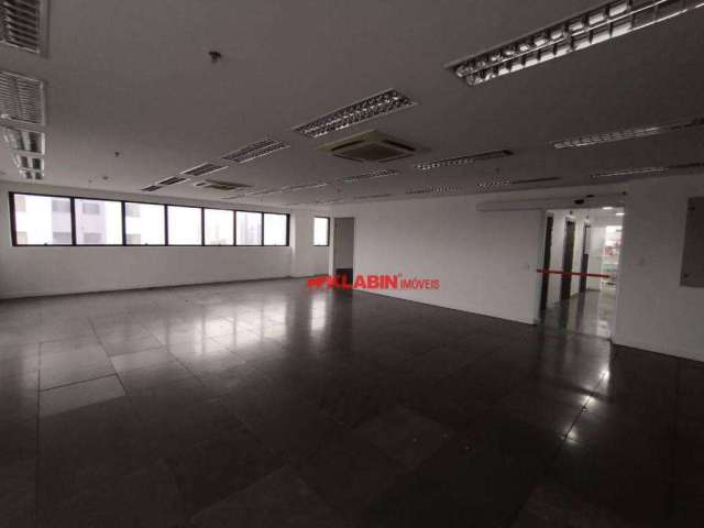 Conjunto comercial de 243m - 1 Sala - 2 banheiros - 6 vagas