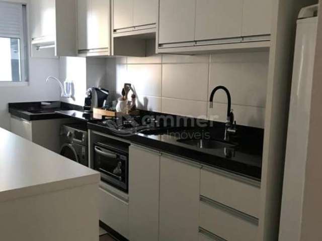 Apartamento em Balneário Piçarras no edifício Fiji Easy Club com 2 dormitórios, cozinha com móveis planejados, lazer completo, apenas 200m do mar