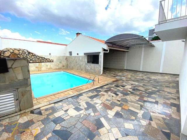 Sobrado com 3 dormitórios, sendo 1 suíte com sacada e vista para área gourmet e piscina (sol da manhã) na Vila Grego. 274,56mts²