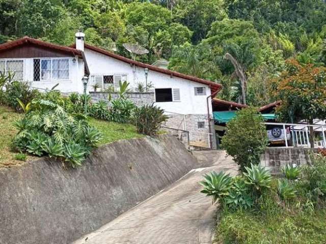 Casa para Venda em Teresópolis, Quebra Frascos, 3 dormitórios, 3 suítes, 1 banheiro, 4 vagas