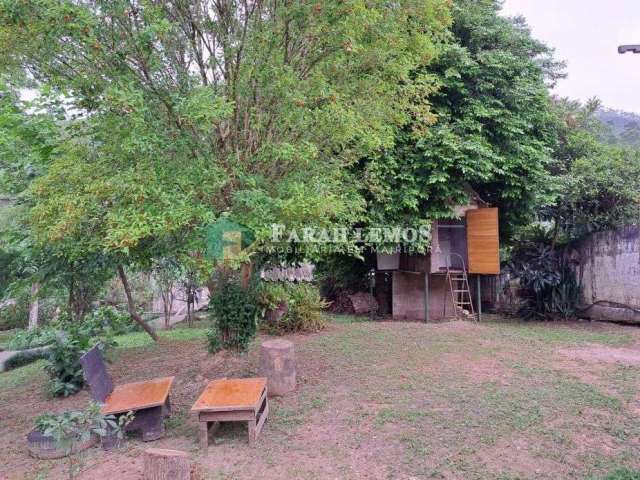 Vende-se Linda Chácara no Bairro do Pirucaia – Tranquilidade e Muito Verde! *** R$860.000,00