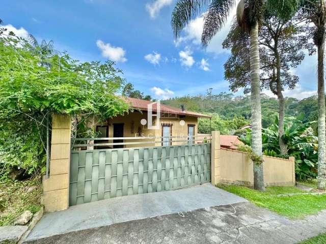 Casa linear à venda na cidade de teresópolis rj