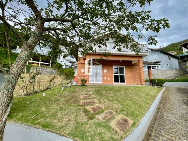 Casa duplex à venda na cidade de teresópolis rj