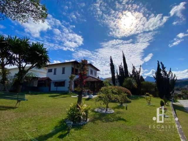 Casa duplex em condomínio à venda no centro da cidade de teresópolis rj