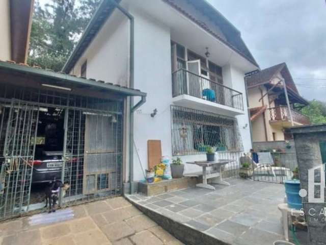 Casa duplex à venda na cidade de teresópolis rj