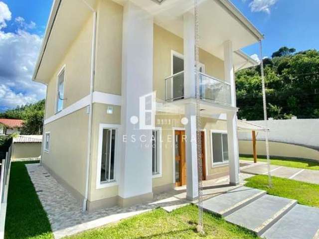 Casa duplex recém-construída em condomínio à venda na cidade de teresópolis rj