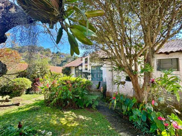 Casa com amplo terreno à venda em teresópolis rj