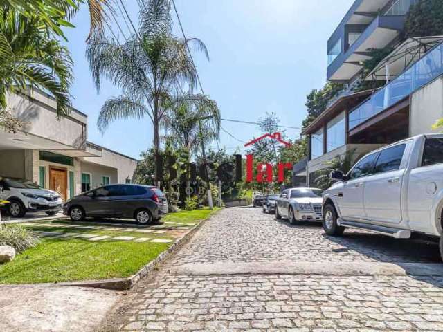 Casa em condomínio fechado com 4 quartos à venda na Avenida Nelson de Oliveira e Silva, Vila Progresso, Niterói, 436 m2 por R$ 1.190.000