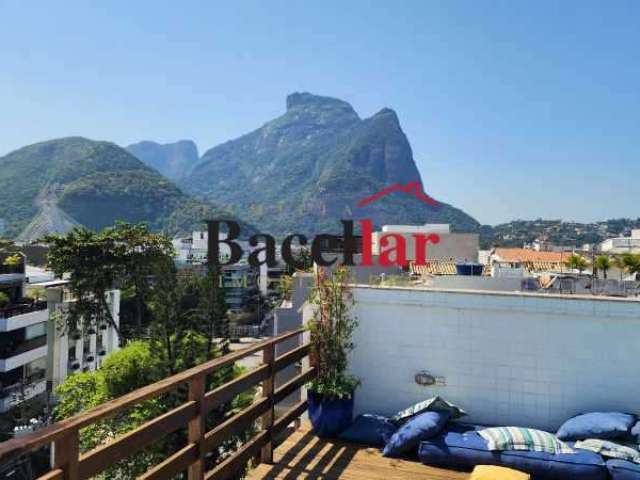 Cobertura com 4 quartos para alugar na Avenida General Guedes da Fontoura, Barra da Tijuca, Rio de Janeiro, 400 m2 por R$ 12.500