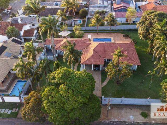 Casa com 4 dormitórios à venda, 400 m² por R$ 2.100.000,00 - Centro - Navirai/MS