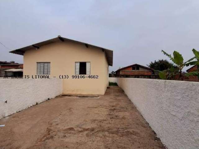 Casa Geminada para Venda em Itanhaém, Balneário Beatriz, 1 dormitório, 1 banheiro, 2 vagas