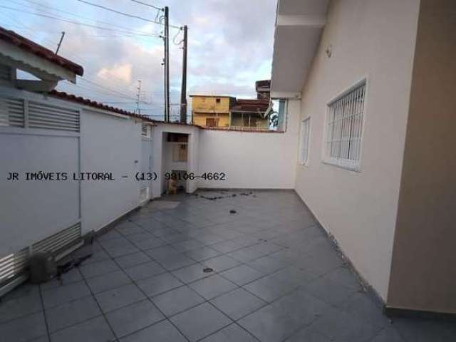 Casa para Venda em Itanhaém, Belas Artes, 2 dormitórios, 1 suíte, 2 banheiros, 3 vagas