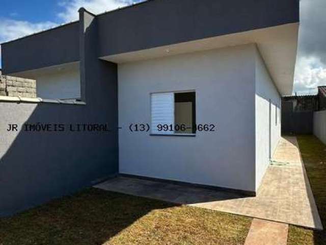 Casa para Venda em Itanhaém, Umuarama, 2 dormitórios, 1 banheiro, 2 vagas