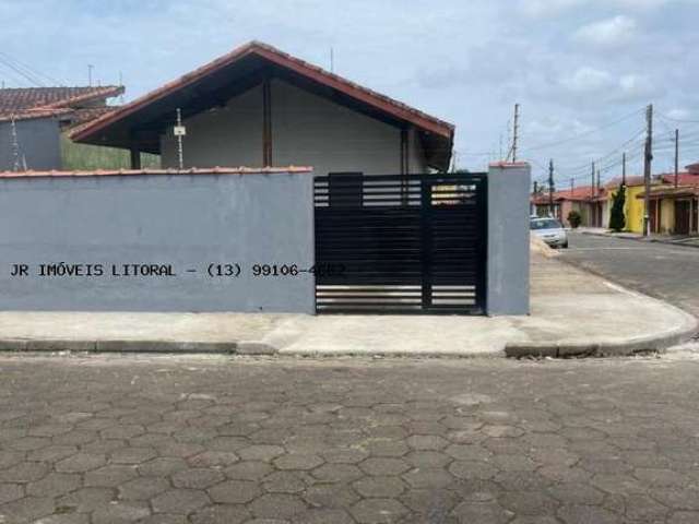 Casa para Venda em Itanhaém, Nova Itanhaém, 3 dormitórios, 1 suíte, 2 banheiros, 2 vagas