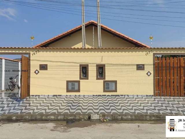 Casa Geminada para Venda em Itanhaém, Nova Itanhaém, 2 dormitórios, 1 suíte, 2 banheiros, 3 vagas